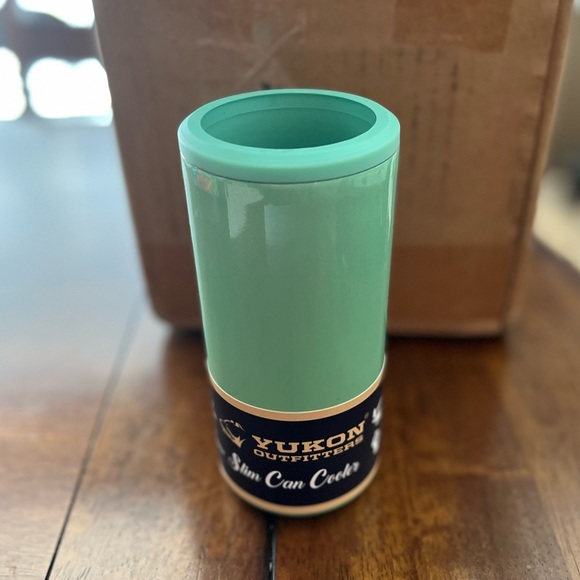 Yukon Outfitters Other - Yukon Outfitters 12oz slim can insulated Cooler tumbler
